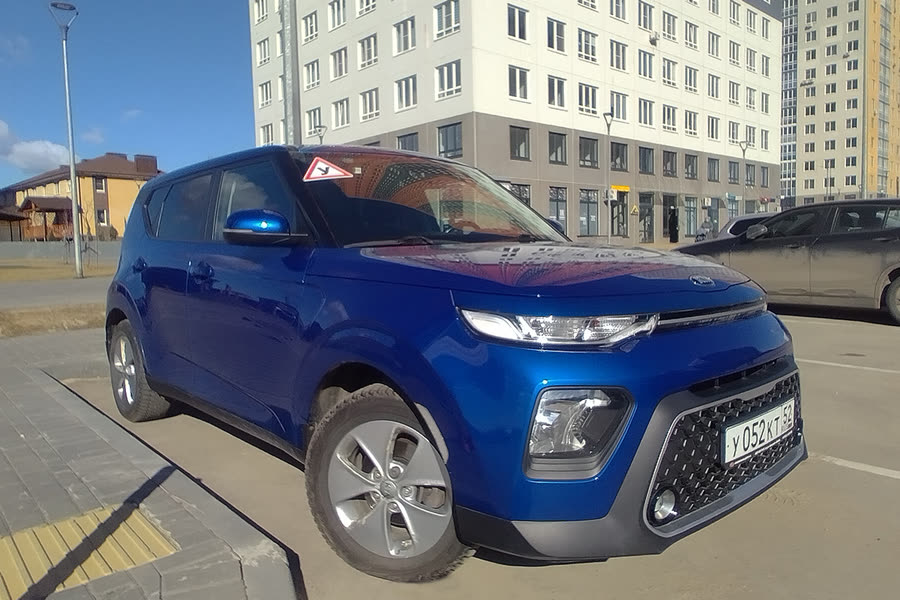 Учебный автомобиль автошколы «АвтоАкадемия»